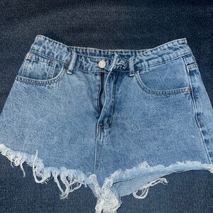 Detailed shorts